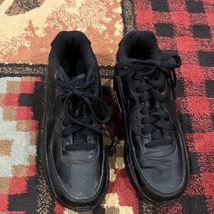 All black Nike Airmax